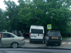 Тройное ДТП с участием маршрутки и "Рэйндж-Ровера" на "проклятом" перекрестке произошло в Ставрополе