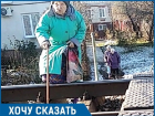 "Мы что, не люди?": пенсионеры из Ставрополя вынуждены переходить железную дорогу на четвереньках