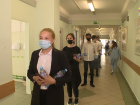 Социальная дистанция, антисептики и бланки: ставропольские школьники приступили к сдаче ЕГЭ