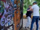Директор парков Ставрополья поймал вандала за росписью стены