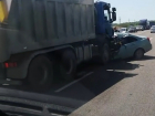 Две женщины погибли в легковушке, залетевшей под грузовик около Ставрополя