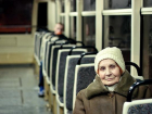 При падении в маршрутке 78-летняя бабушка получила травму головы и ушиб таза в Ставрополе