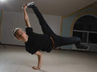 «Сломан, но не сломлен» : танцор Антон Семинков пытается вернуться к прежней жизни после травмы шеи