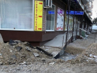 На опасные "раскопки" перед домом пожаловались жители Пятигорска