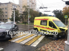 Реанимобиль столкнулся с Toyota Camry в Ставрополе