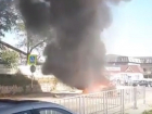 Полностью объятый пламенем автомобиль сняли на видео в Ставропольском крае