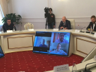 «Оленизацию», деградацию и безработицу предрекли политологи на заседании в Ставрополе