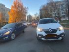 Выстраивающиеся в два ряда автохамы на юге Ставрополя допекли водителей 