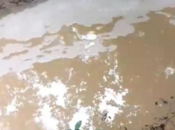 «Превращается в сточную канализацию»: жители Ставрополя заметили странный сброс в реку Мамайку