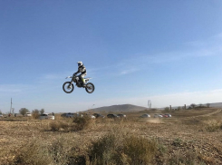 Устроителей мотокросса на Ставрополье накажут за порчу сельхозземель