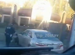 ДТП с участием маршрутки попало на видео в Ставрополе