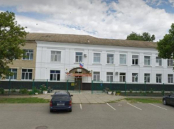 Обвиняемой во взятках преподавателю колледжа на Ставрополье продлили арест еще на месяц