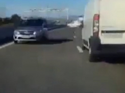 Грубый нарушитель на высокой скорости проехал по встречной полосе и спровоцировал ДТП на Ставрополье