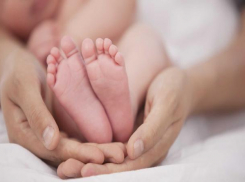 Пассажирка поезда Кисловодск-Тында родила девочку во время движения