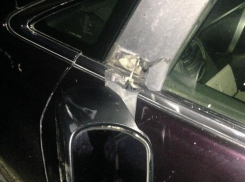 В Михайловске мужчина закидал камнями чужой автомобиль