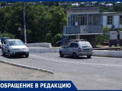 «Забитые ливневки и неуместный дорожный знак» – житель Ставрополя об одной из улиц города 