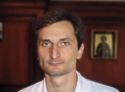 Ростислав Можейко мог лишиться кресла главврача ставропольской крайбольницы за странные госзакупки рекламного контента