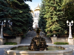 Ливень сорвал праздник духовной музыки на каскадной лестнице Казанского собора в Ставрополе