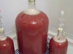 На Ставрополье злоумышленник похитил 10 литров вина