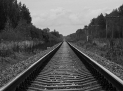 Электричка насмерть сбила женщину в Ессентуках 