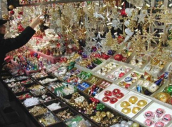 Купить ёлочные украшения и поесть шашлыка можно на новогодней ярмарке в Ставрополе