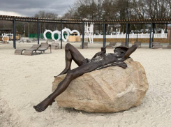 Новые скульптуры на озере в Кисловодске вызвали неоднозначные эмоции у горожан и отдыхающих