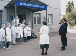 Медики краевой столицы получили надбавки за работу с коронавирусными больными