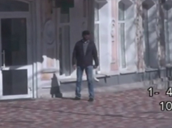 Прогулка собиравшегося расстреливать людей террориста попала на видео в Ставрополе