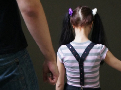 44-летний мужчина совращал 9-летнюю дочь сожительницы на Ставрополье