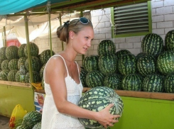 Мыть арбузы мылом посоветовали ставропольцам в Роспотребнадзоре