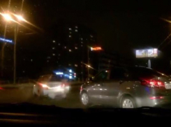 Хаос и пробка воцарились на нерегулируемом перекрестке Ставрополя