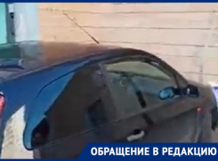 Ошметки строительного мусора поцарапали авто на улице 50 лет ВЛКСМ в Ставрополе