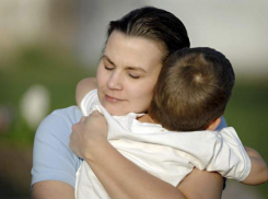 Отец вернул матери ребёнка после уговоров судебных приставов