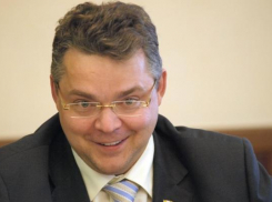 Губернатор Ставрополья премирует нашедшего в госзакупках эротический журнал общественника 