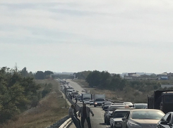 Загадочный приезд высокого чина спровоцировал гигантские пробки на въезде в Михайловск и Ставрополь