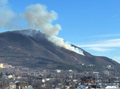 Очевидцы сообщают о пожаре на горе Машук в Пятигорске