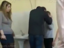 Отец девочки избил школьника из-за удара его дочери о парту в школе МинВод