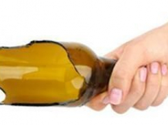 Посетитель кафе на Ставрополье получил бутылкой по голове