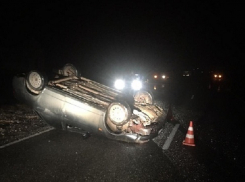 «Приора» перевернулась после ДТП с коровой на трассе в Ставропольском крае 