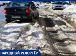 Двор в центре Ставрополя утопает в снегу