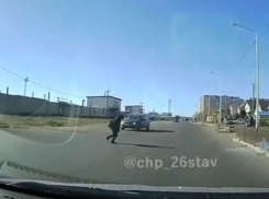 «Куда смотрят родители?»: школьник-нарушитель попал на видео в Ставрополе