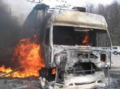 Кабина грузовика «Фредлайнера» сгорела в Минеральных Водах