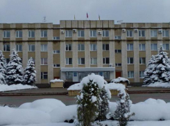 Двух сотрудников администрации Невинномысска посадили на 2,5 года за вымогательство взятки