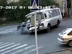 После ДТП с проехавшим на красный свет депутатом краевой думы водитель ставропольского автобуса попросил защиты у Жириновского