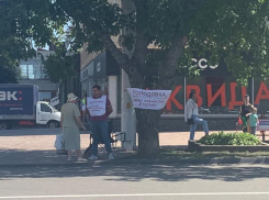 Мужчина объявил в центре Ставрополя голодовку