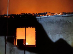 Пожар разрушил жилой дом в Андроповском округе