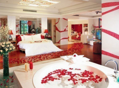 Номер для молодожёнов забронировали судебные приставы