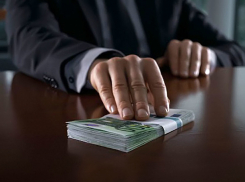 Сотрудника медколледжа Кисловодска за взятку оштрафовали на миллион