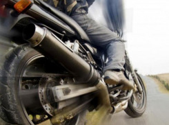 На Ставрополье пьяный мотоциклист прятался от полицейских в огороде