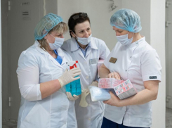 За каждого привитого от CoVID-19 ставропольским медикам будут приплачивать по 200 рублей 